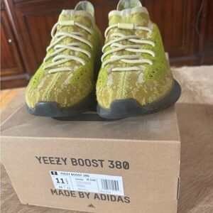 Hylite Yeezy Boost 380